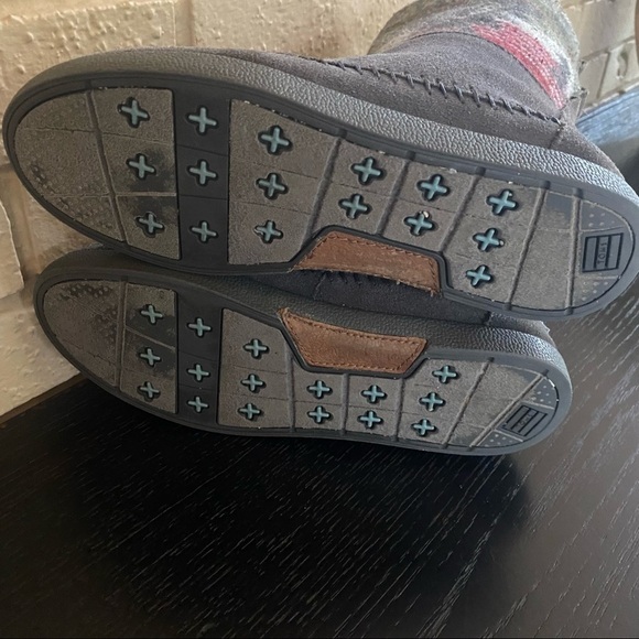 TOMS Nepal Aztec Tribal Print Boots Booties Knit Suede Gray Size 7 M - Picture 7 of 7